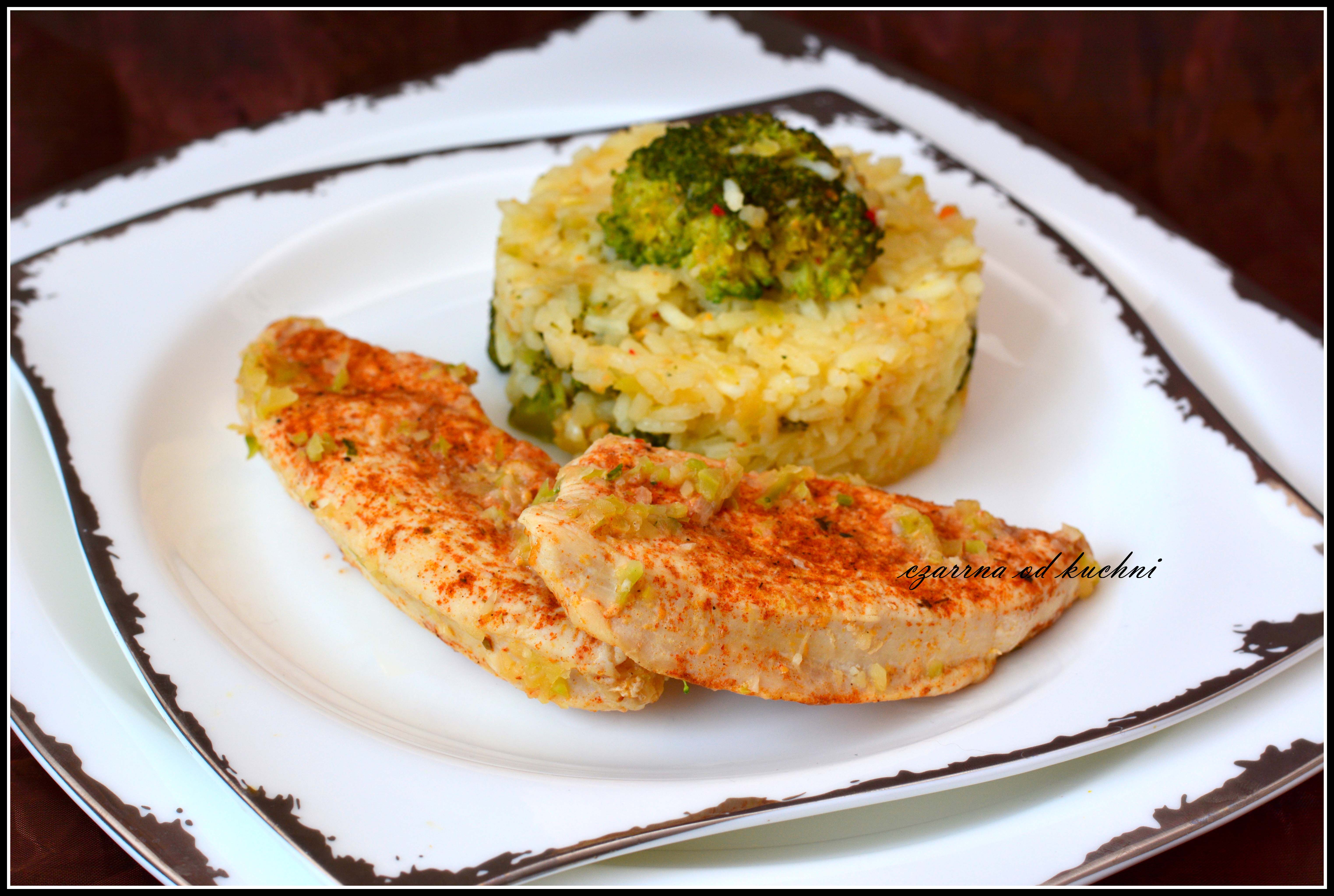 Medaliony z indyka w sosie brokułowym Kulinarny Świat