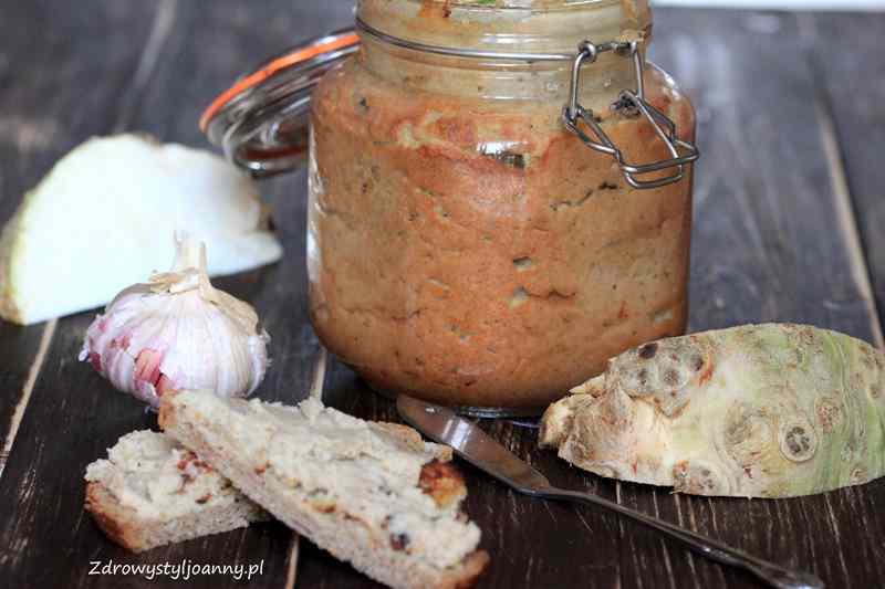 PIECZONY PASZTET Z SELERA