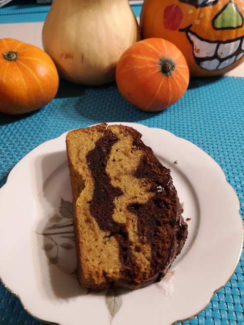 Dwukolorowe ciasto dyniowe z czekoladą
