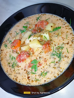 Zupa pomidorowa z ziemniakami i zacierką
