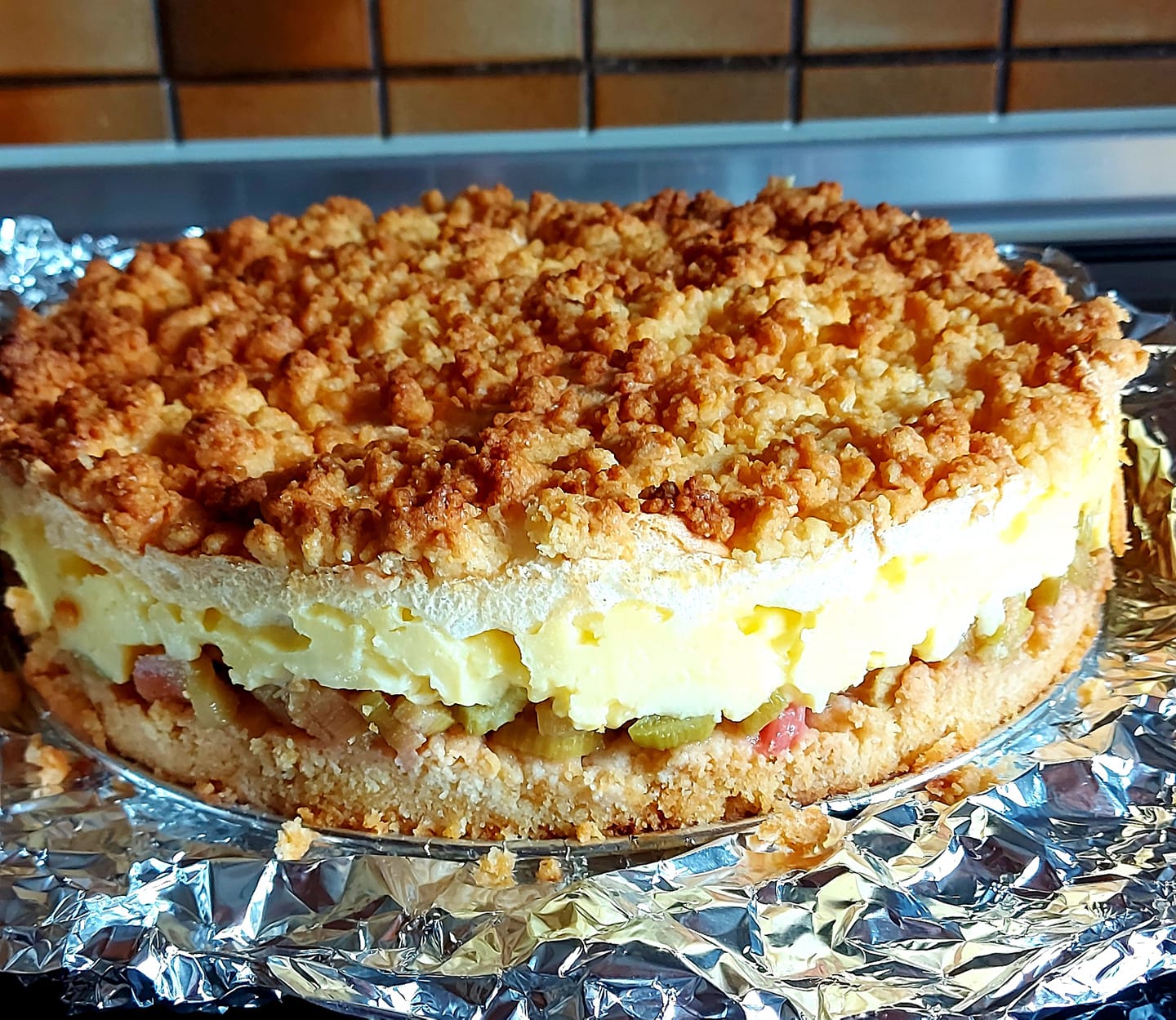 Ciasto z rabarbarem, budyniem i kruszonką