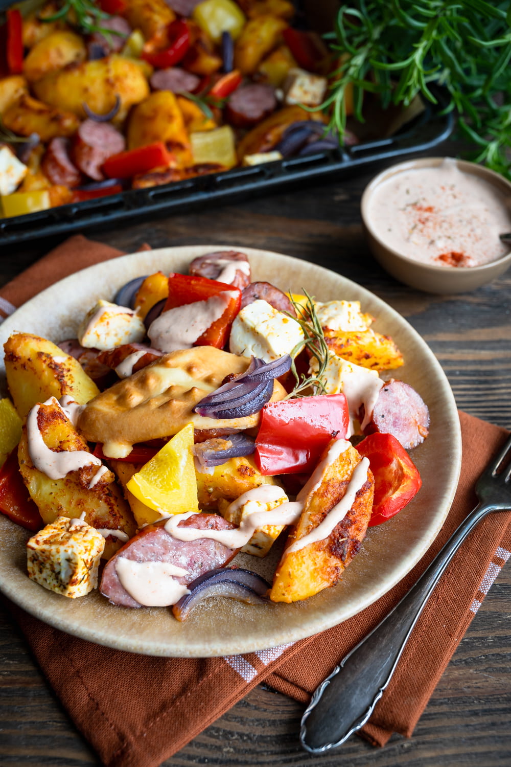 Pieczone ziemniaczki z kiełbasą