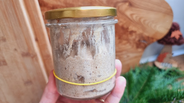 Zakwas na chleb – podstawowy przepis