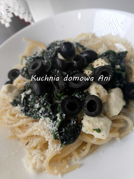 Makaron ze szpinakiem i serem feta