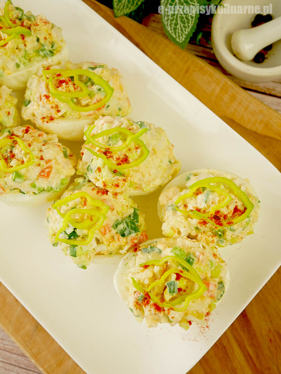 Jajka faszerowane surimi – proste, efektowne i pyszne