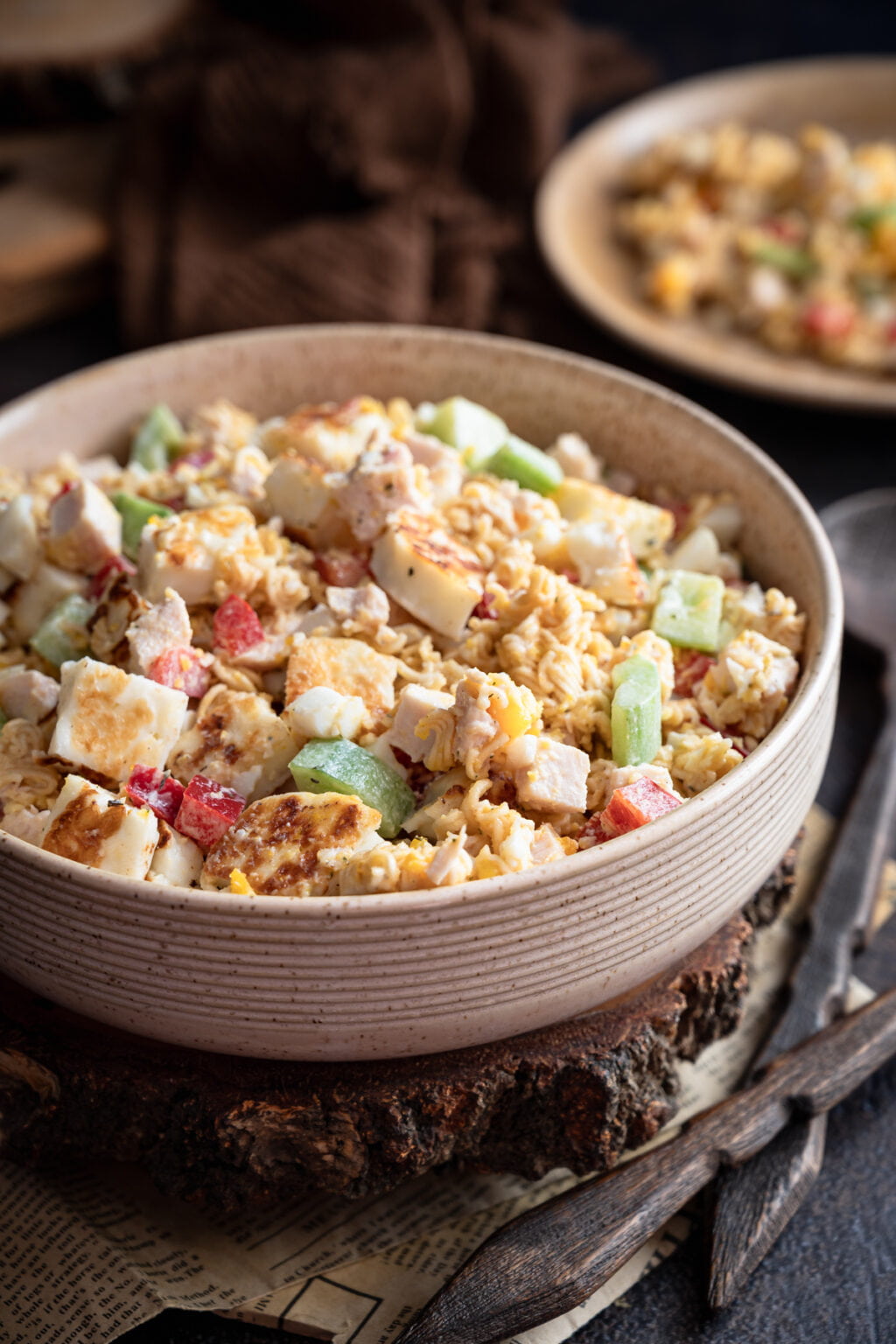 Sałatka z zupek chińskich i halloumi