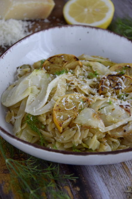 Cytrynowe orzotto z fenułem