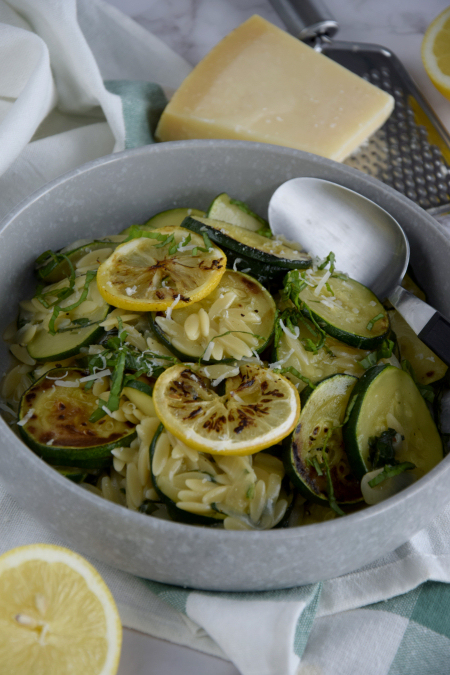 Kremowe orzotto z cukinią