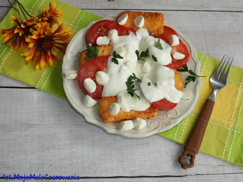 Sałatka z pomidorów i halloumi