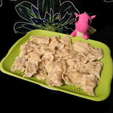 Pierogi z pieczarkami i suszonymi pomidorami