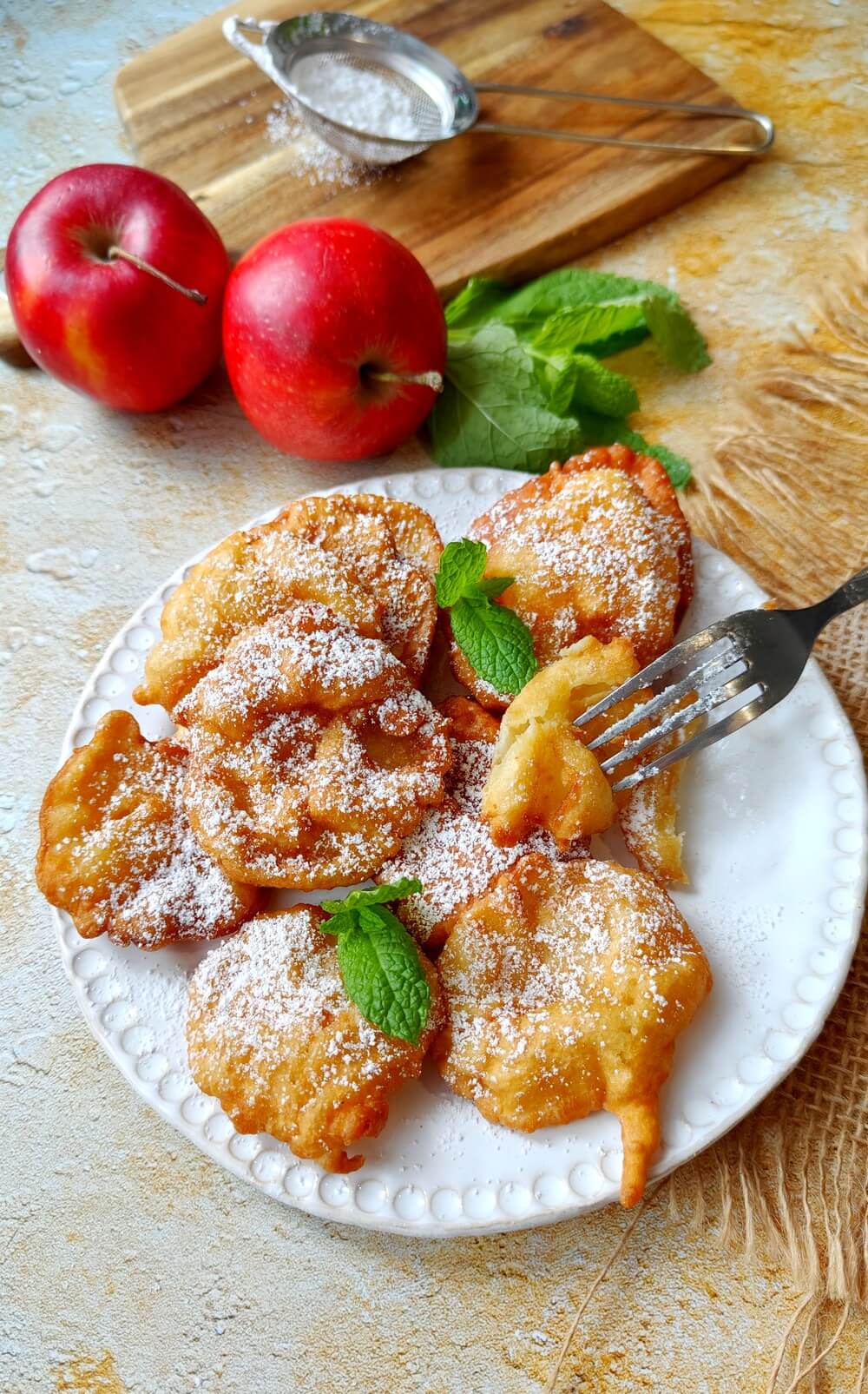 Szybkie jabłka w cieście