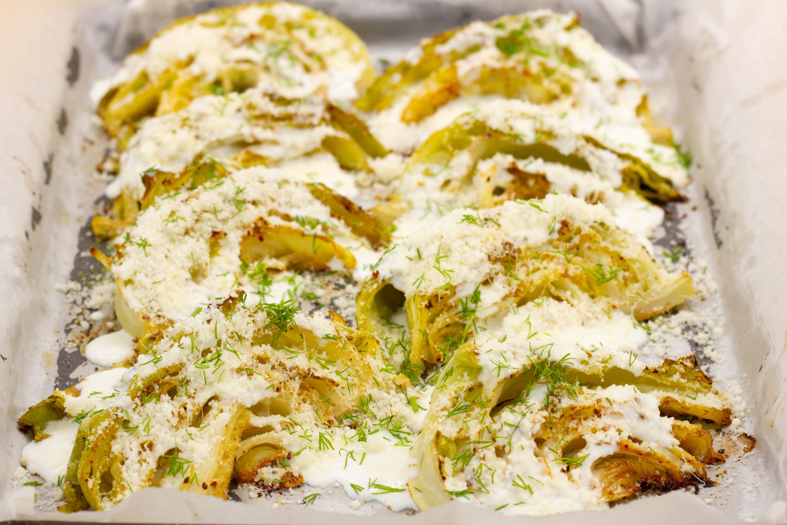 Młoda kapusta pieczona