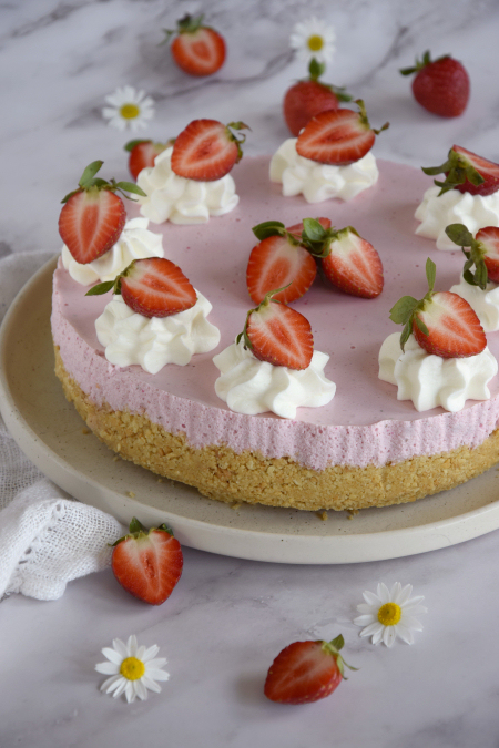 Truskawkowy sernik na zimno