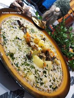 Zupa grzybowa z suszonych grzybów leśnych