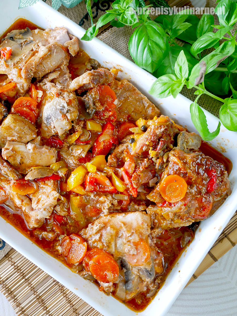 Soczysty schab zapiekany w warzywach – obiad jak u babci