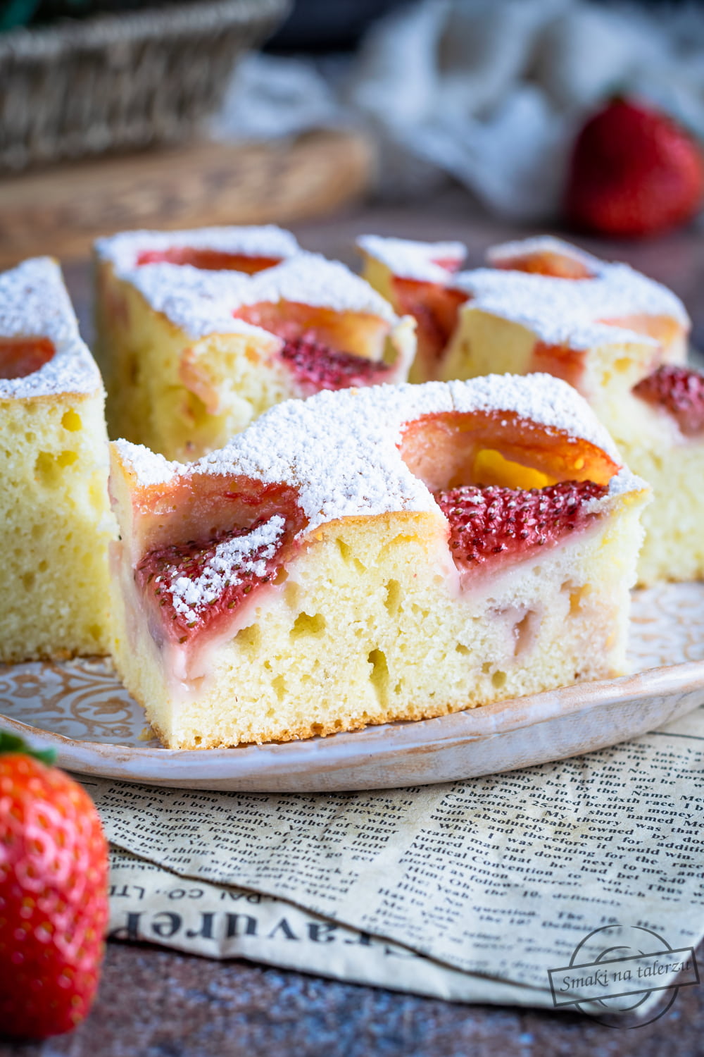Ciasto maślankowe z truskawkami
