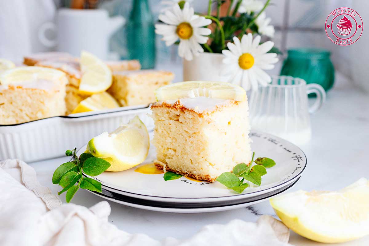 Ciasto cytrynowo-jogurtowe