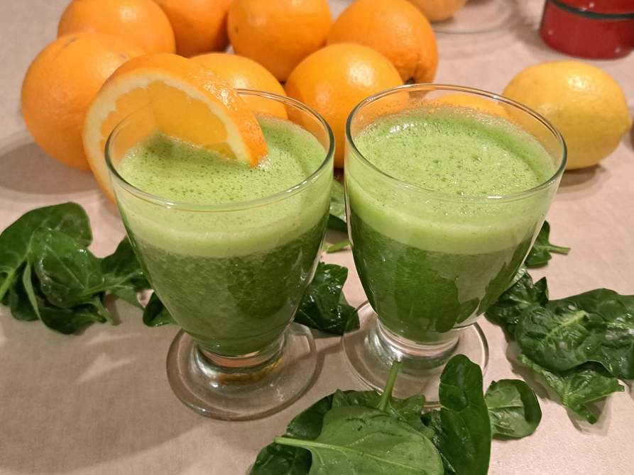 Zielony koktajl: szpinak-banan-pomarańcza