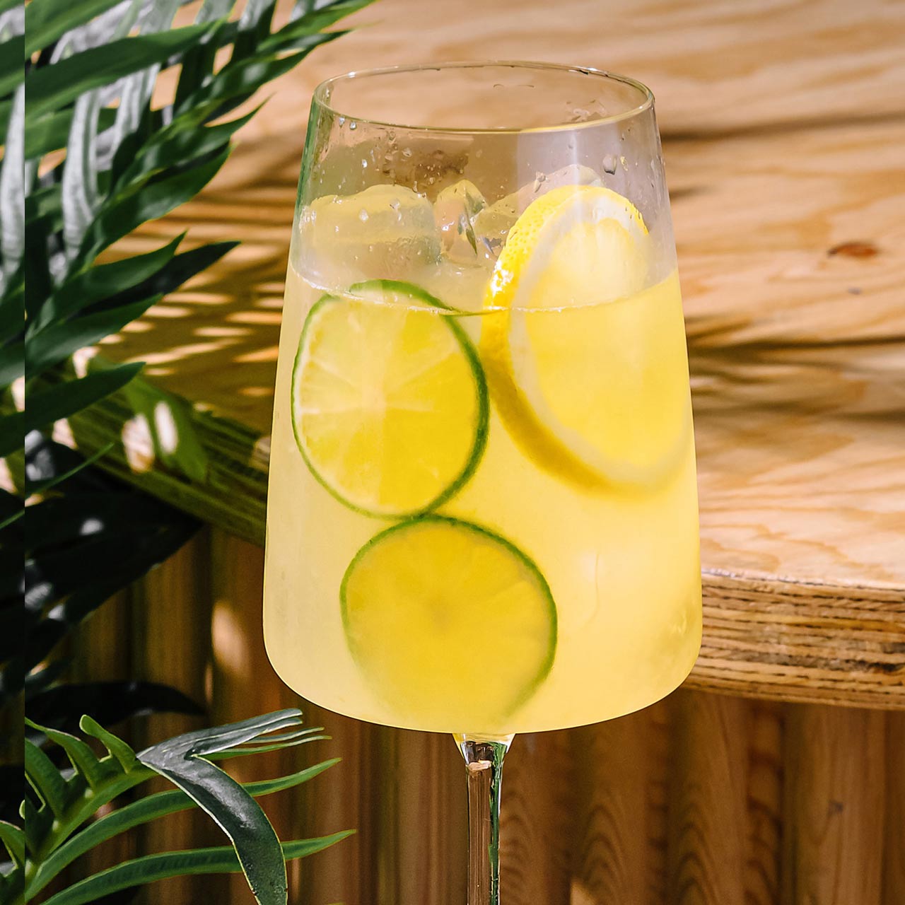 Limoncello Spritz – przepis na cytrynowy drink z prosecco