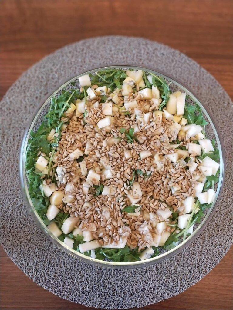 Sałatka z rukolą i gruszką