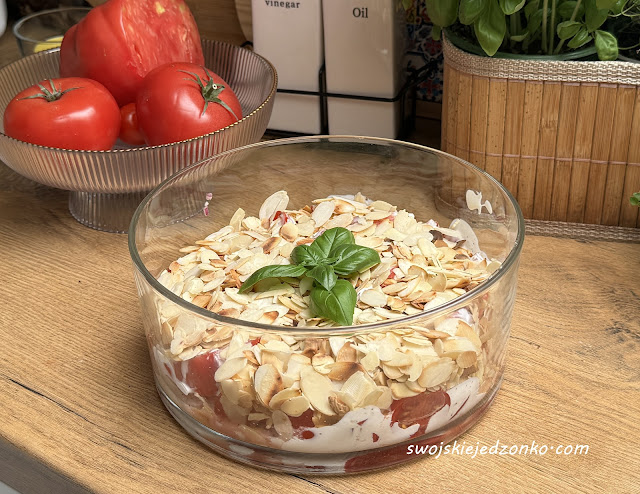 Pomidory z migdałami – na przekąskę