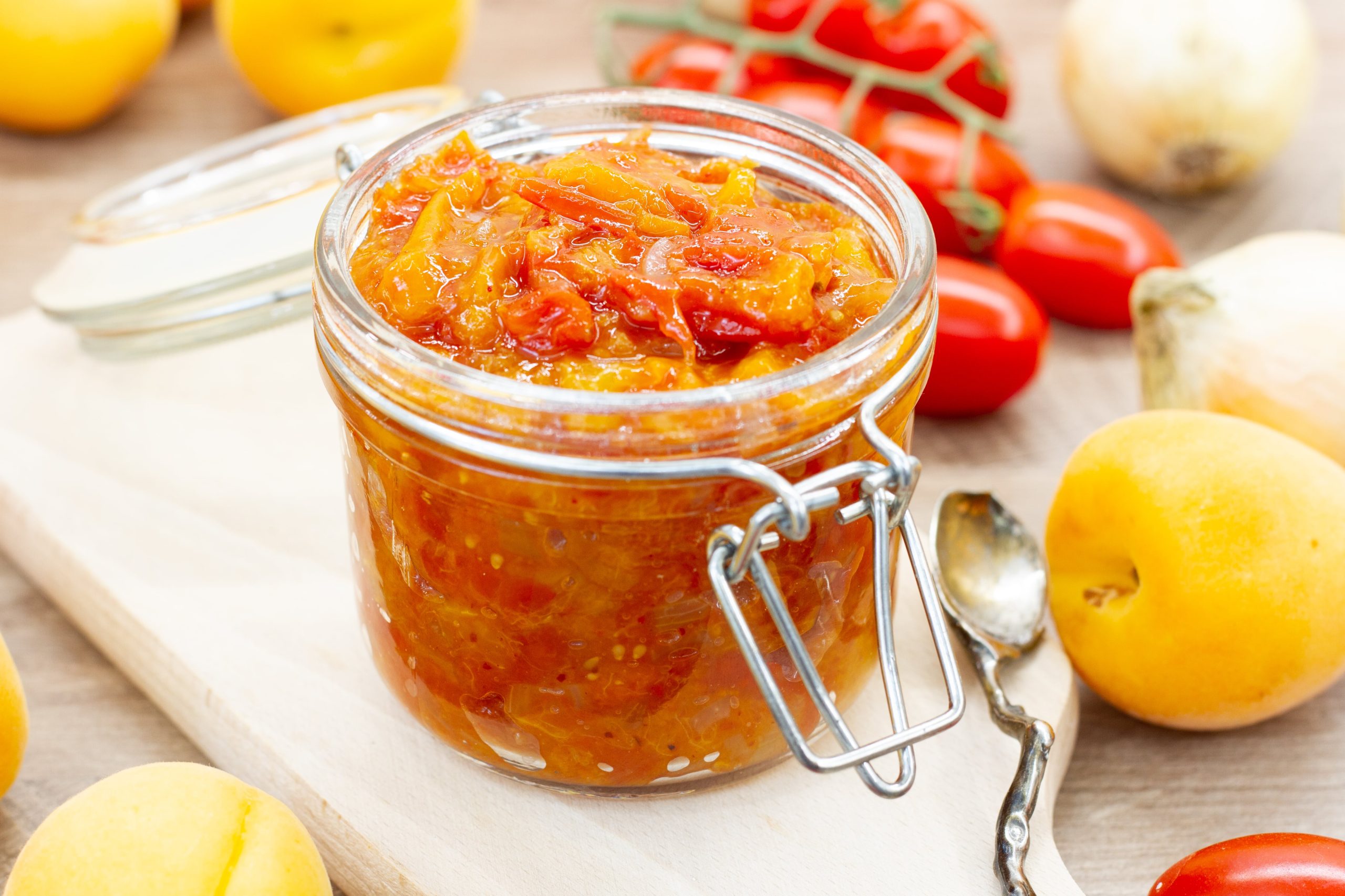 Chutney z pomidorów i moreli