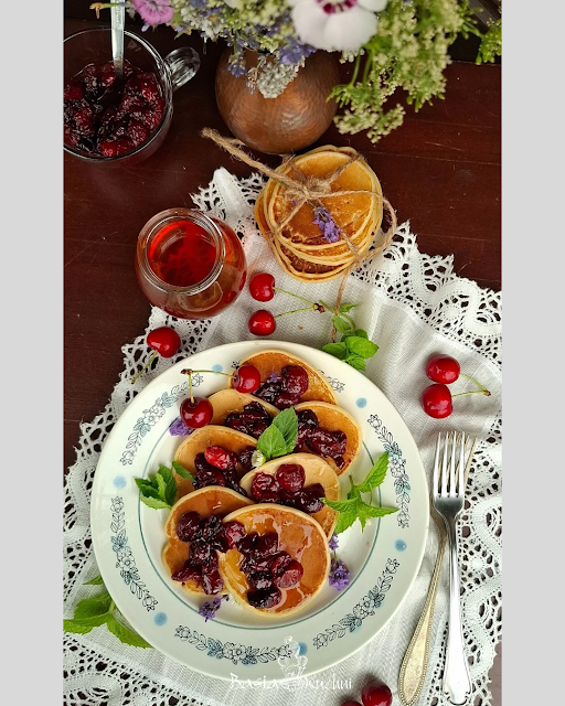 Kiedy pancakes spotykają czereśnie.