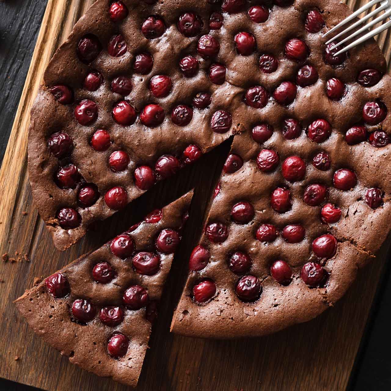 Szybkie ciasto czekoladowe z wiśniami