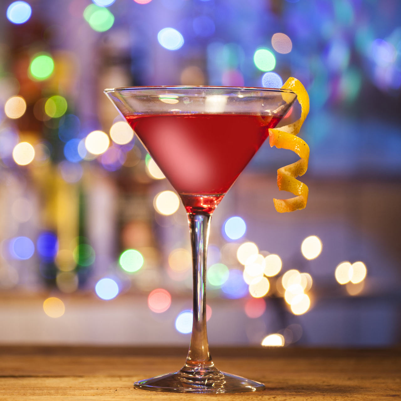 Cosmopolitan drink – składniki i historia kultowego koktajlu