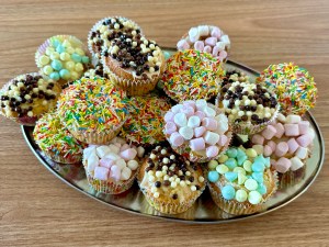 Babeczki maślane w posypkach