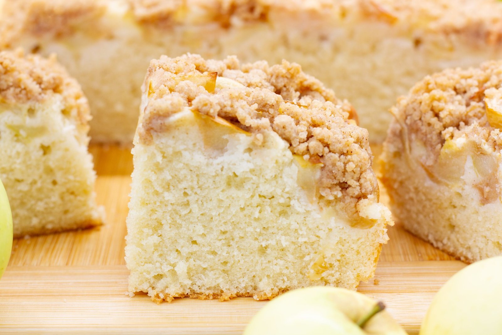 Ciasto z papierówkami i kruszonką cynamonową