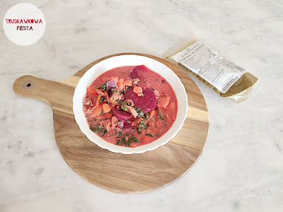 Botwinka z żołądkami drobiowymi i ziemniakami