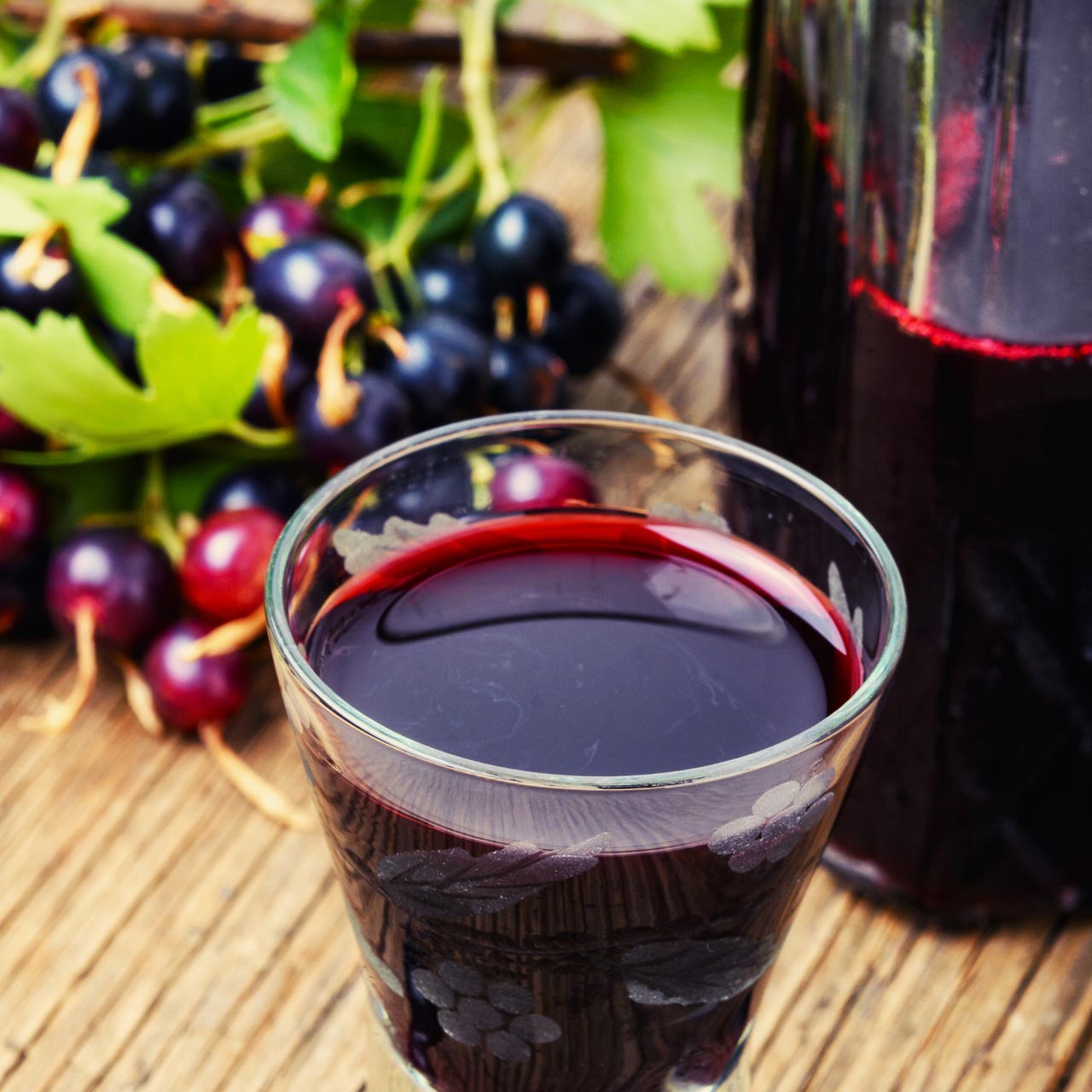 Nalewka z czarnej porzeczki