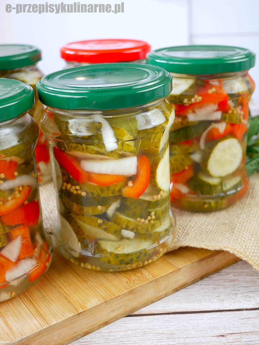 Sałatka Słoikowa od Teściowej – przepis na warzywa w delikatnej zalewie