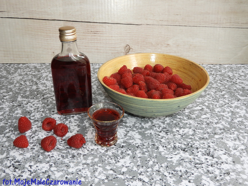 Nalewka malinowa 18 +