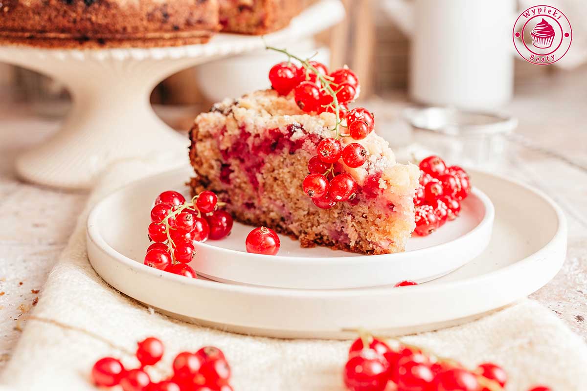 Ciasto z czerwoną porzeczką