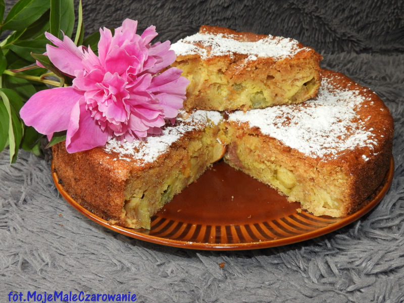 Najłatwiejsze ciasto z rabarbarem