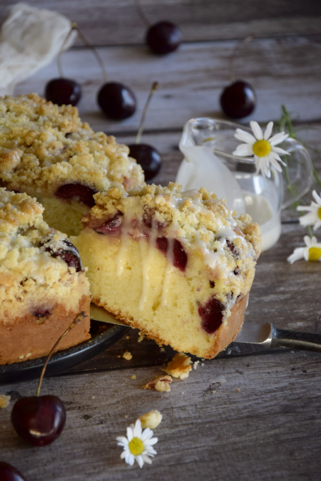 Maślankowe ciasto z czereśniami