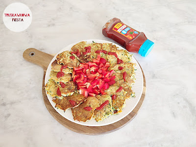 Placuszki cukiniowo-marchewkowe z ketchupem bez dodatku cukru