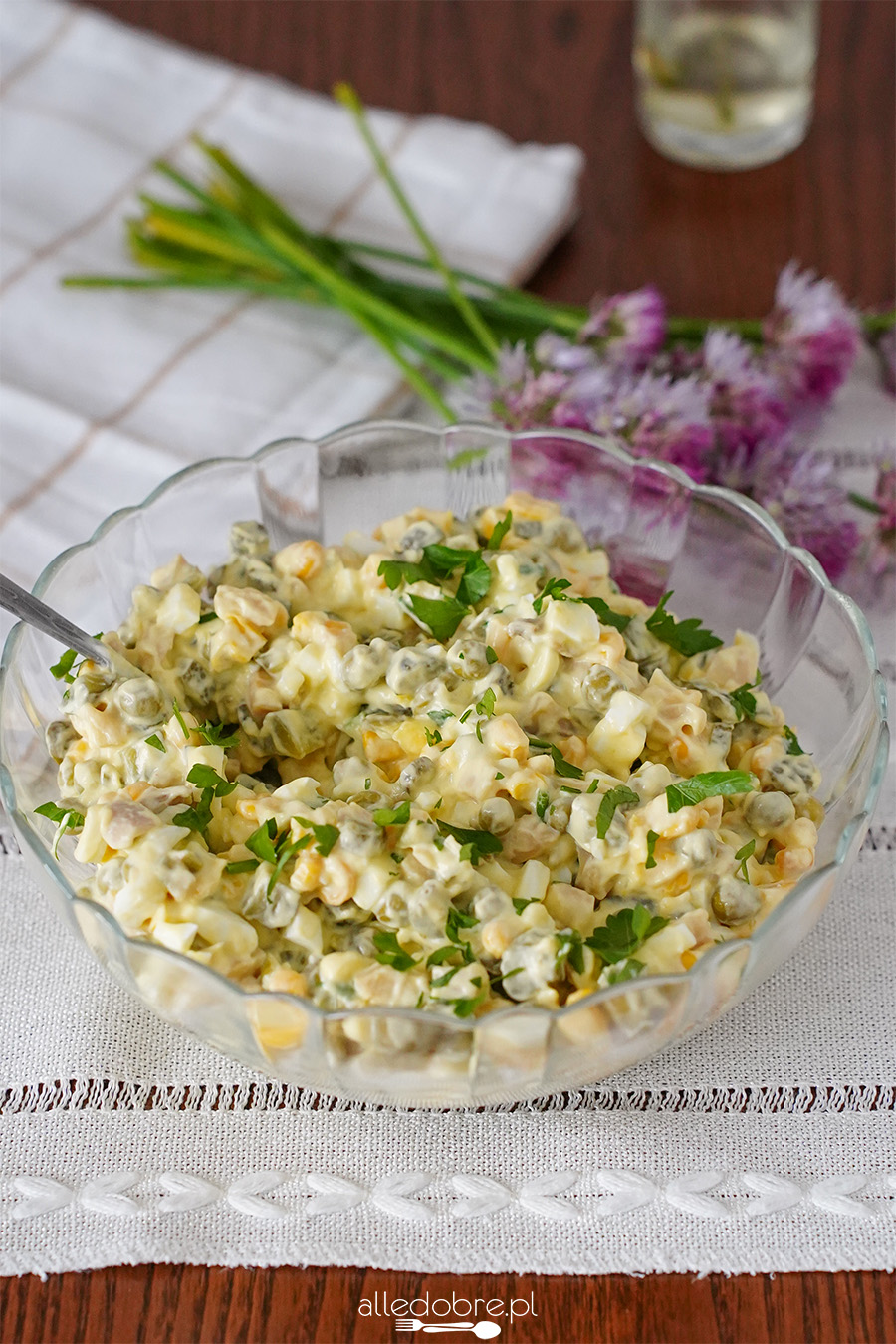 Sałatka z jajkiem i groszkiem