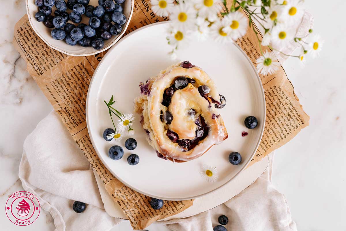 Bułeczki z budyniem i borówkami