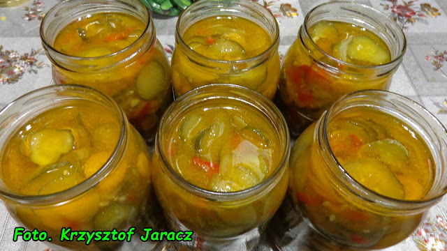 Sałatka ogórkowa z przyprawą Curry.