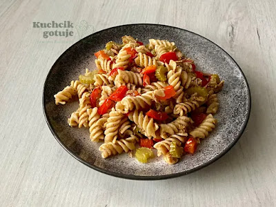 Makaron z tuńczykiem i papryką