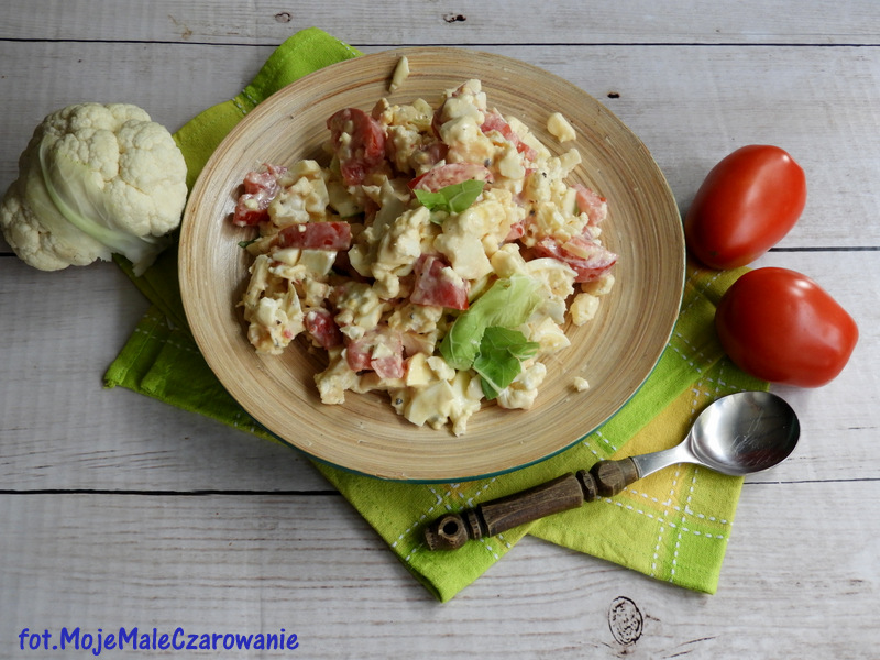 Sałatka kalafiorowa z jajem