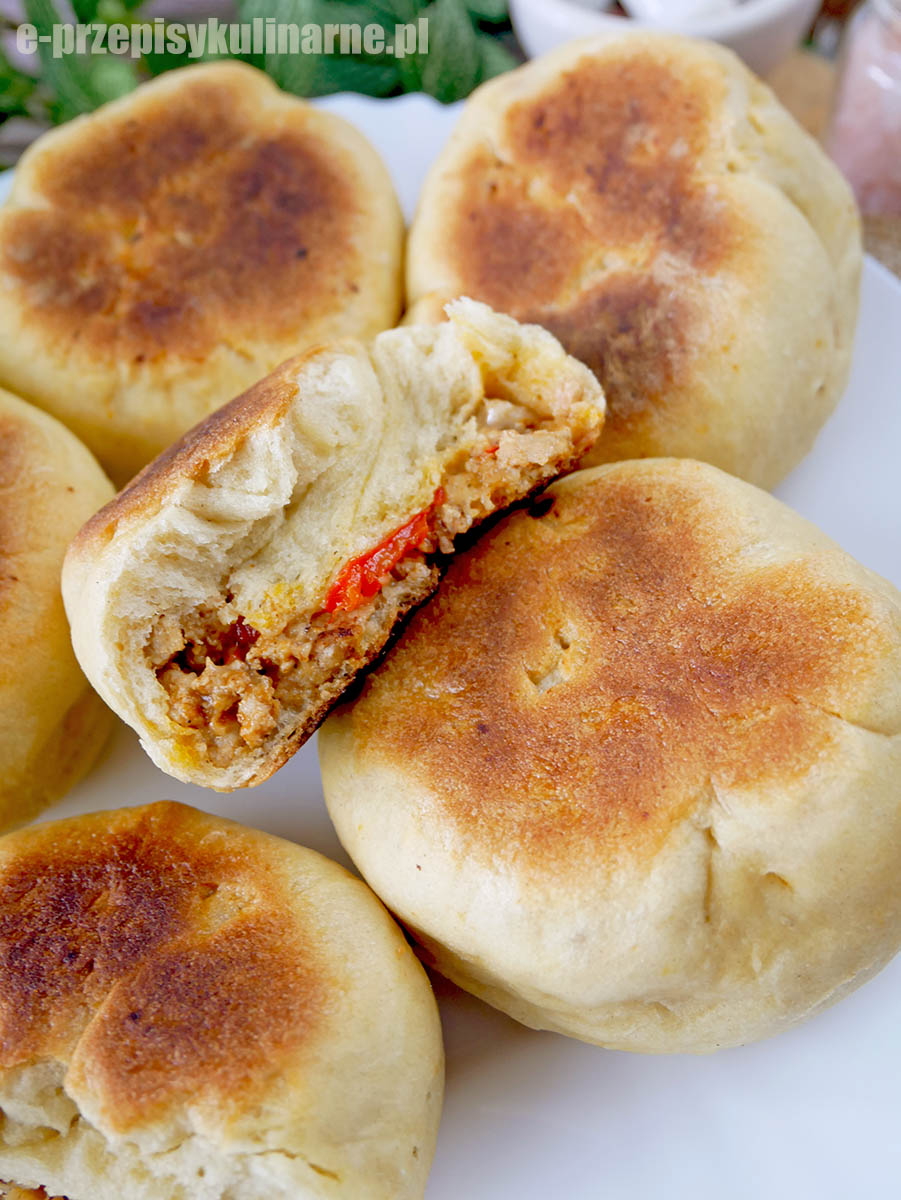 Bułeczki nadziane z patelni – prosty przepis krok po kroku