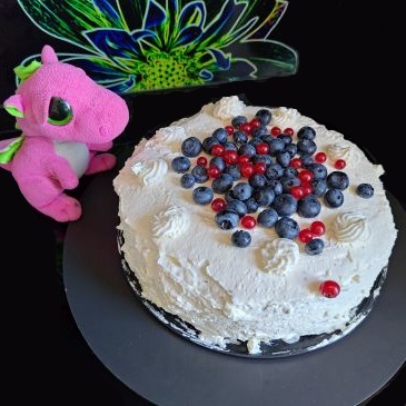 Tort z galaretką i borówkami