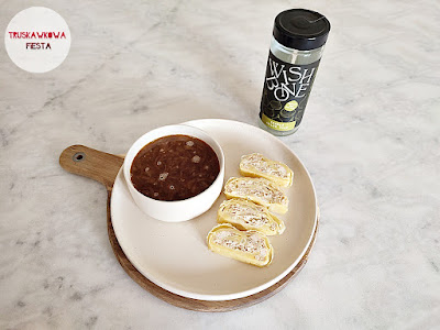 Francuska zupa cebulowa z roladkami nadziane twarogiem wędzonym i cebulą