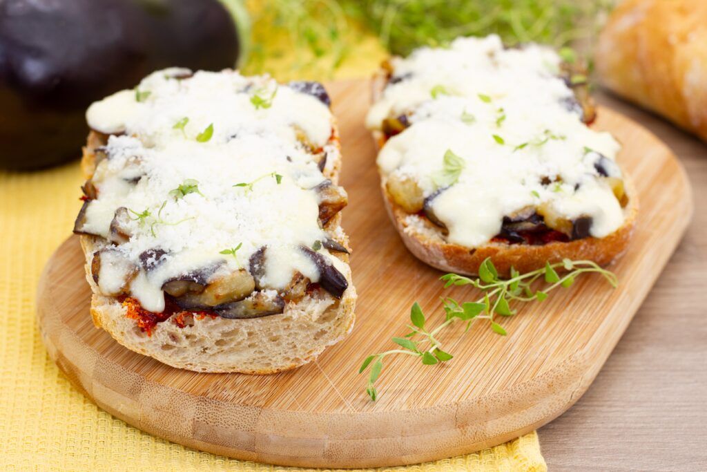 Gorące kanapki z bakłażanem i Ndują