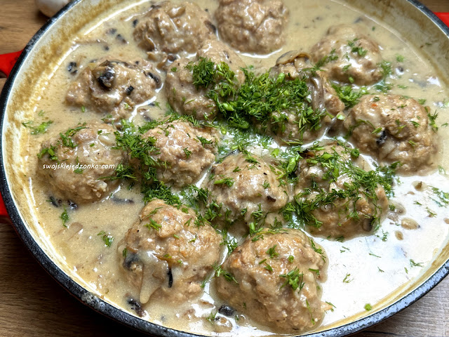 Pulpety w sosie pieczarkowym