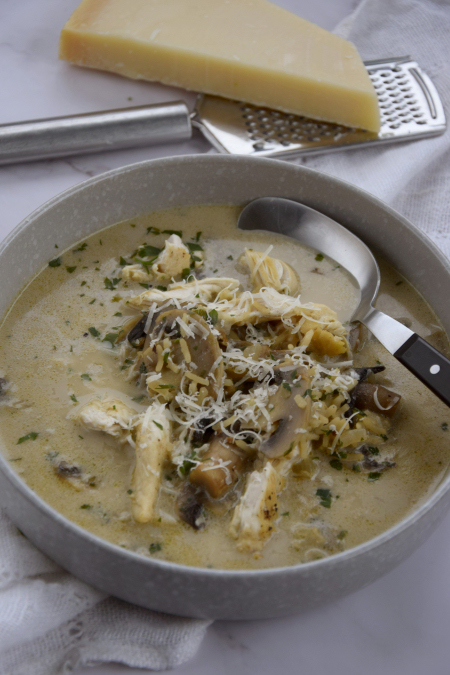 Lekka zupa pieczarkowa